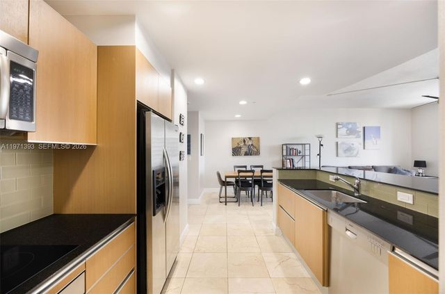 1060 Brickell Ave 3505, Miami, FL 33131