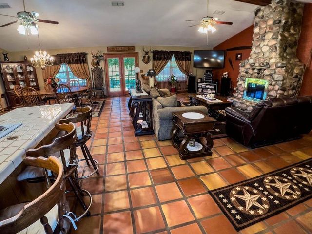 195 CR 1772, Jefferson, TX 75657