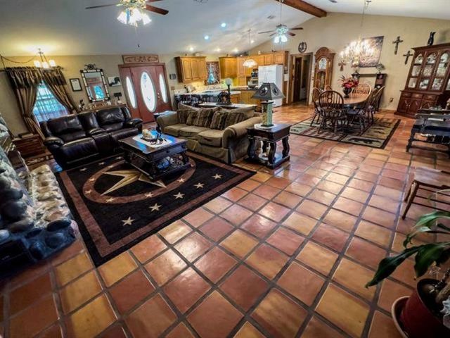 195 CR 1772, Jefferson, TX 75657