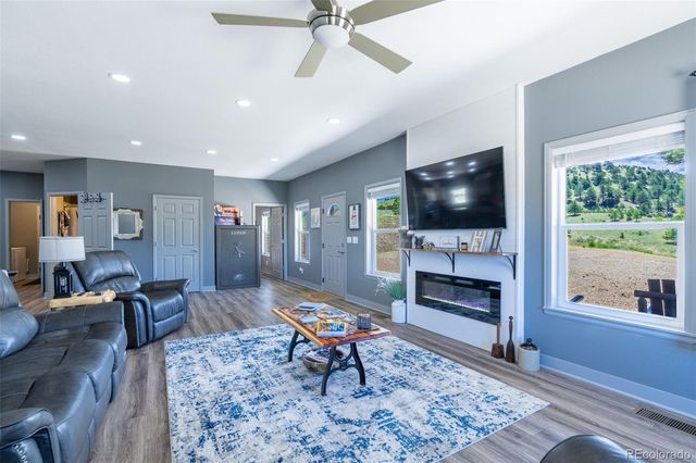 333 Della Fox Lane, Westcliffe, CO 81252