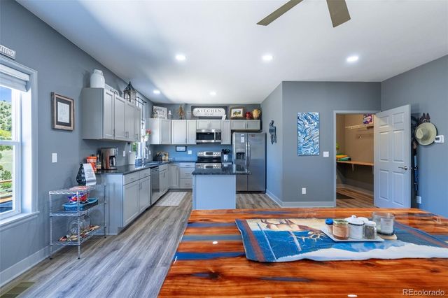 333 Della Fox Lane, Westcliffe, CO 81252