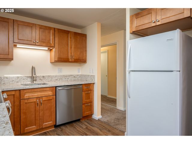 13020 Ne SAN RAFAEL St, Portland, OR 97230