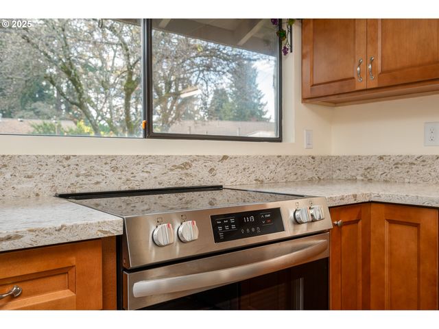 13020 Ne SAN RAFAEL St, Portland, OR 97230