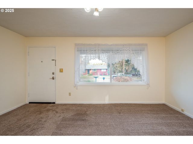 13020 Ne SAN RAFAEL St, Portland, OR 97230