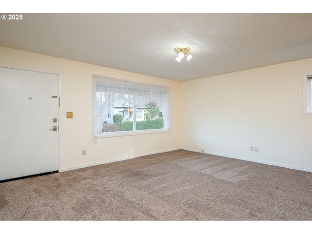 13020 Ne SAN RAFAEL St, Portland, OR 97230