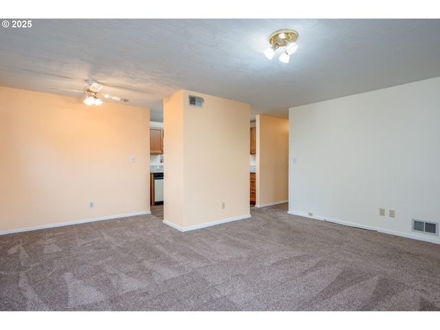 13020 Ne SAN RAFAEL St, Portland, OR 97230