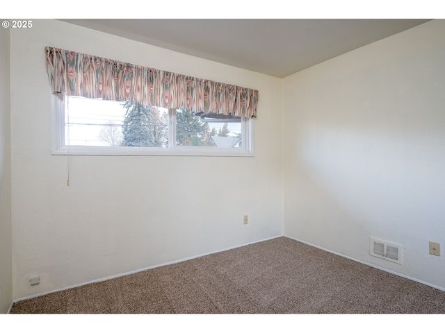 13020 Ne SAN RAFAEL St, Portland, OR 97230