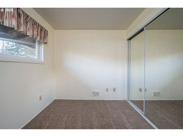 13020 Ne SAN RAFAEL St, Portland, OR 97230