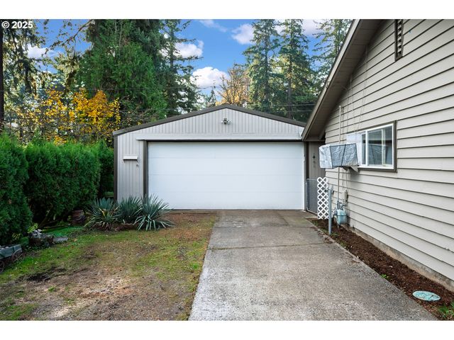 13020 Ne SAN RAFAEL St, Portland, OR 97230