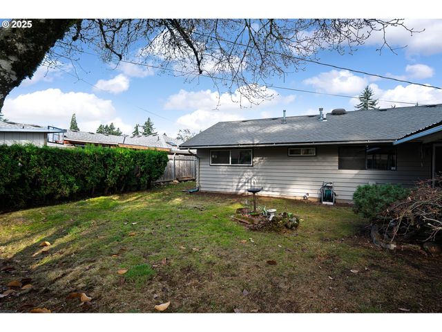 13020 Ne SAN RAFAEL St, Portland, OR 97230