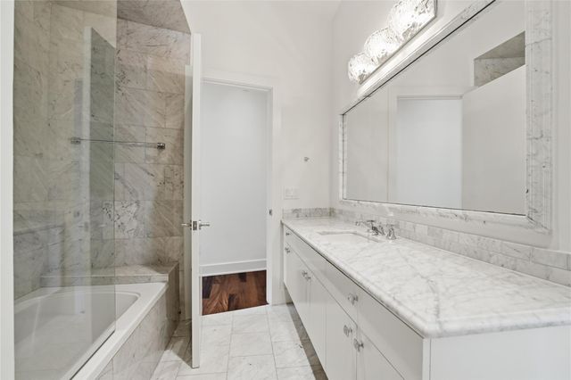 309 Glenwood Drive, Houston, TX 77007