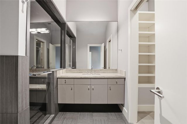 309 Glenwood Drive, Houston, TX 77007