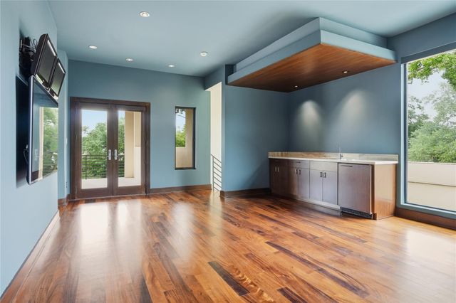 309 Glenwood Drive, Houston, TX 77007