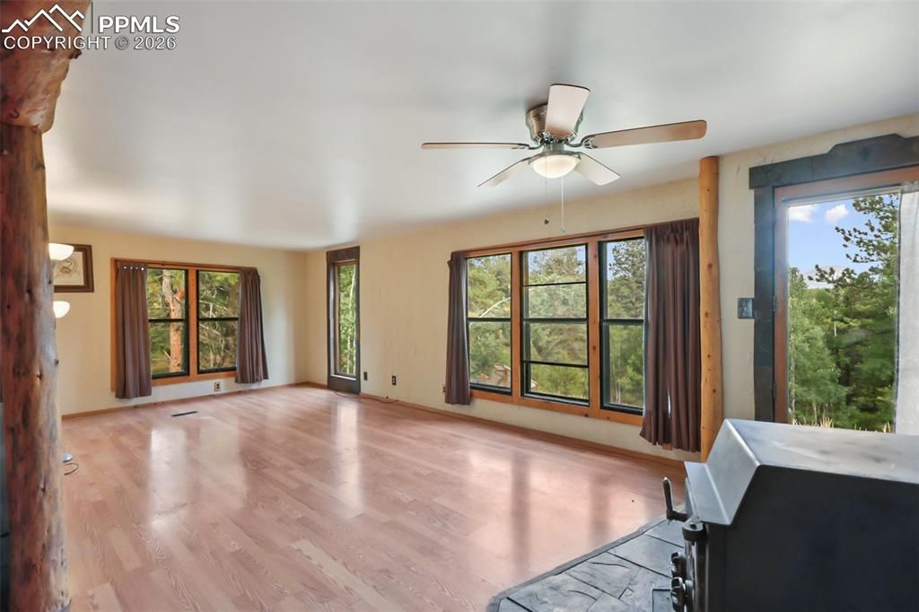 Image 5 of property listing at 410 Rangeview Road, Divide, CO 80814