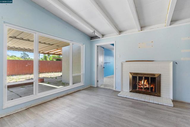 2030 Espanola Dr, San Pablo, CA 94806