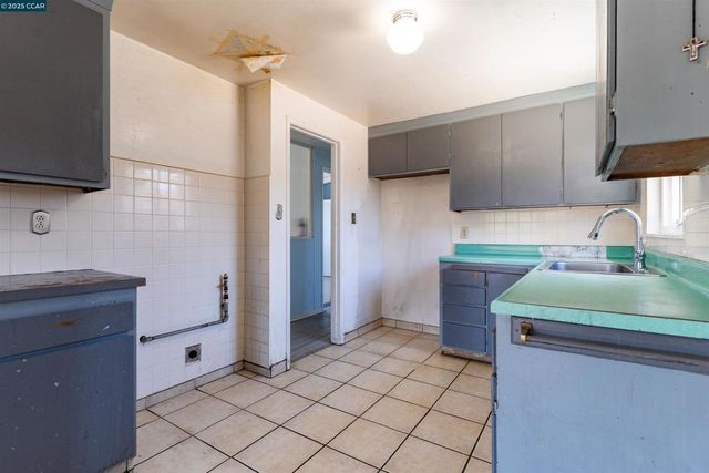 2030 Espanola Dr, San Pablo, CA 94806