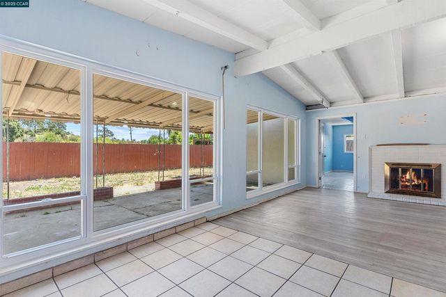 2030 Espanola Dr, San Pablo, CA 94806