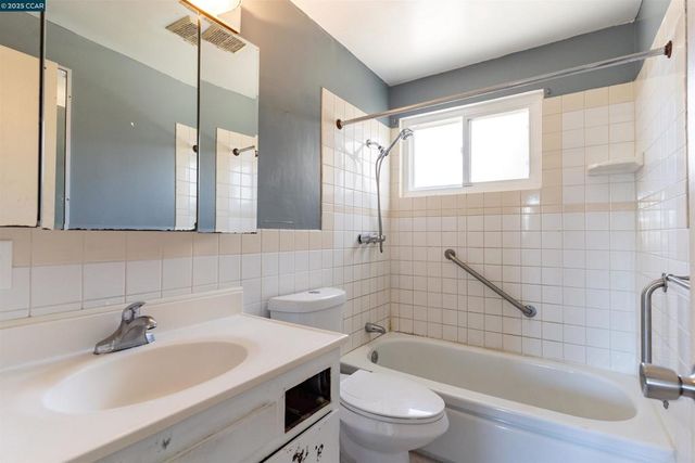 2030 Espanola Dr, San Pablo, CA 94806