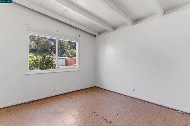 2030 Espanola Dr, San Pablo, CA 94806