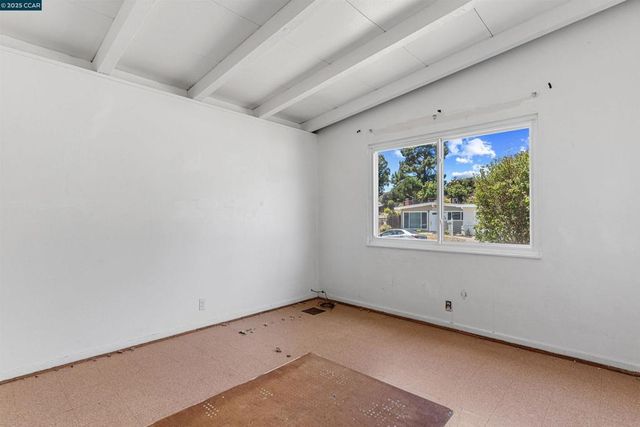 2030 Espanola Dr, San Pablo, CA 94806