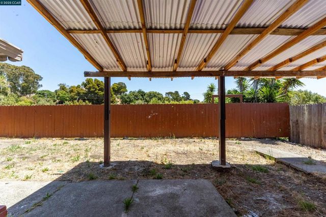 2030 Espanola Dr, San Pablo, CA 94806