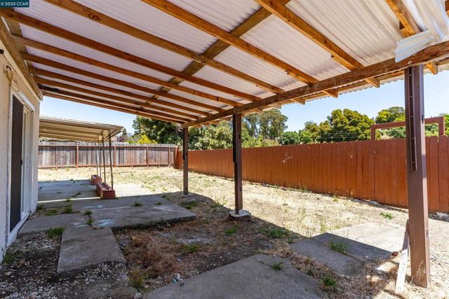 2030 Espanola Dr, San Pablo, CA 94806