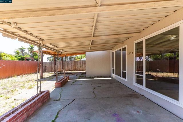 2030 Espanola Dr, San Pablo, CA 94806