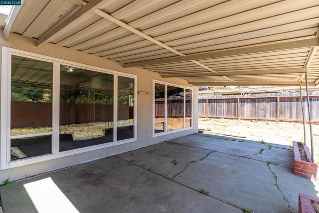 2030 Espanola Dr, San Pablo, CA 94806