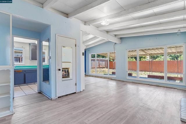 2030 Espanola Dr, San Pablo, CA 94806