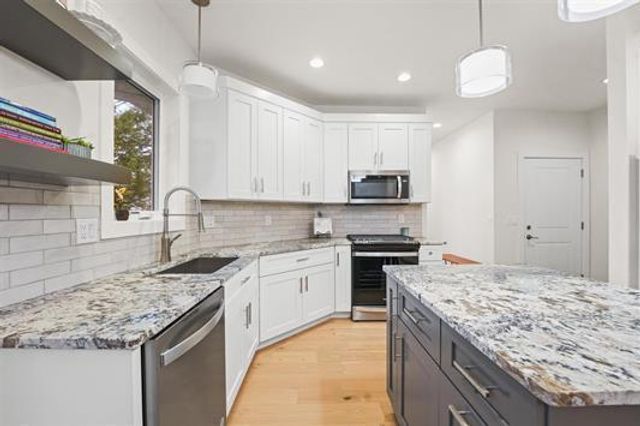 117 Ashberry Lane, Stoughton, WI 53558