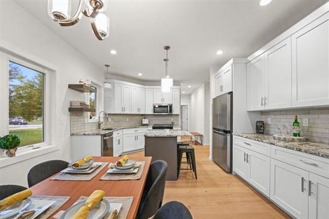 117 Ashberry Lane, Stoughton, WI 53558