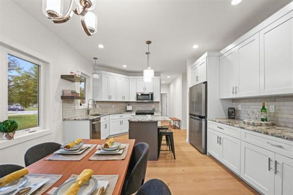 117 Ashberry Lane, Stoughton, WI 53558