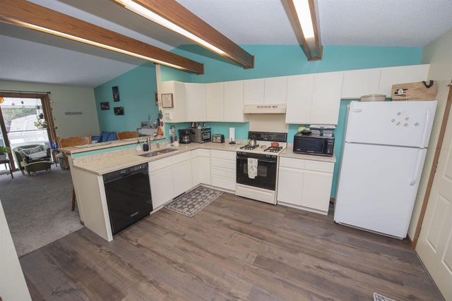 400 SOO MARIE AVENUE, Stevens Point, WI 54481