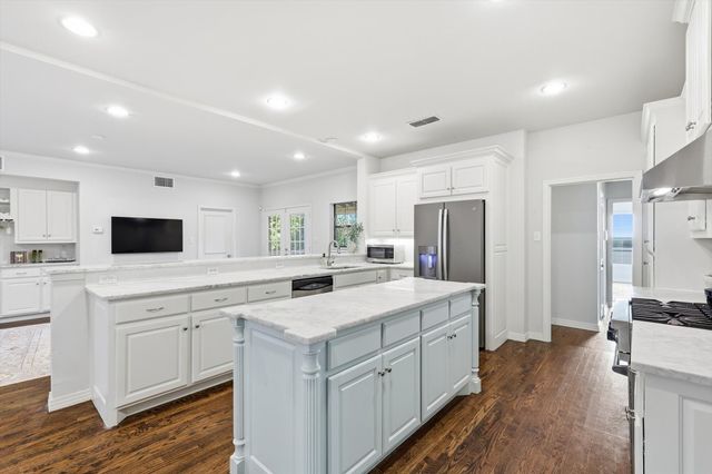 6631 Sunnyland Lane, Dallas, TX 75214