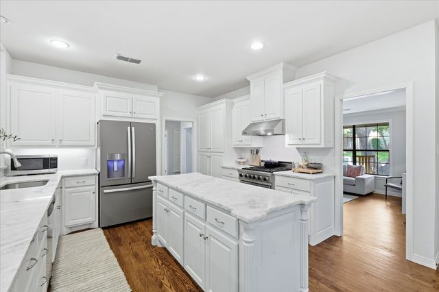 6631 Sunnyland Lane, Dallas, TX 75214