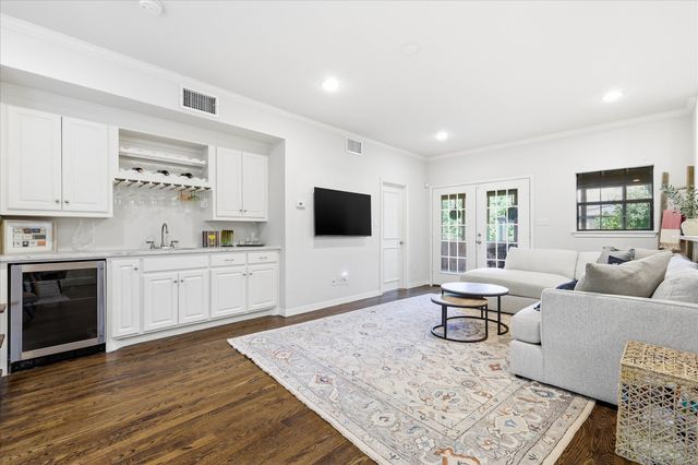 6631 Sunnyland Lane, Dallas, TX 75214