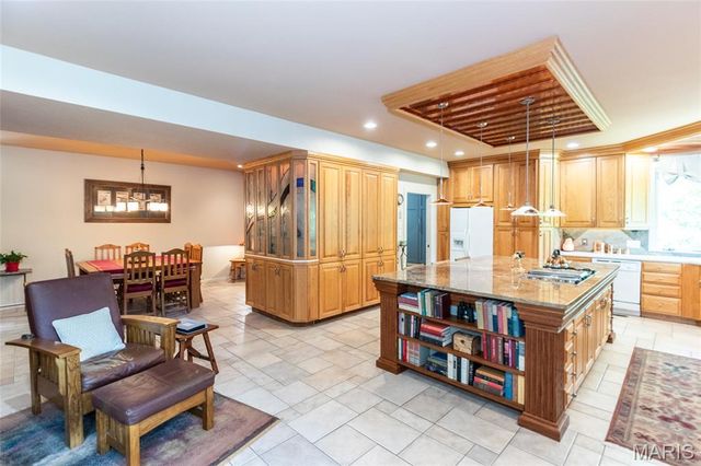 4218 White Oak Drive, High Ridge, MO 63049