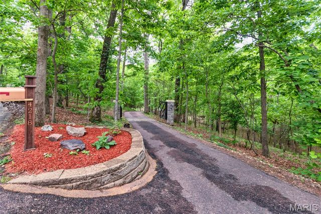 4218 White Oak Drive, High Ridge, MO 63049