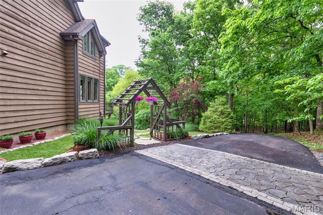 4218 White Oak Drive, High Ridge, MO 63049