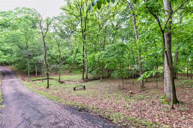 4218 White Oak Drive, High Ridge, MO 63049