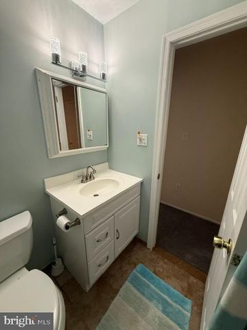 4 MARIGOLD CT, Mount Laurel, NJ 08054