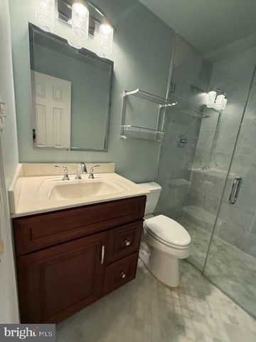 4 MARIGOLD CT, Mount Laurel, NJ 08054