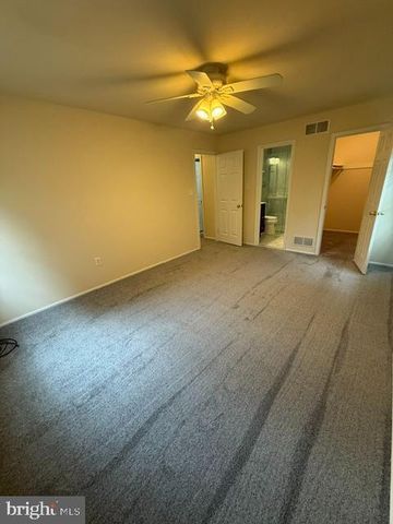 4 MARIGOLD CT, Mount Laurel, NJ 08054