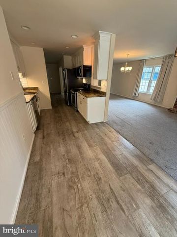 4 MARIGOLD CT, Mount Laurel, NJ 08054