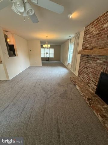 4 MARIGOLD CT, Mount Laurel, NJ 08054