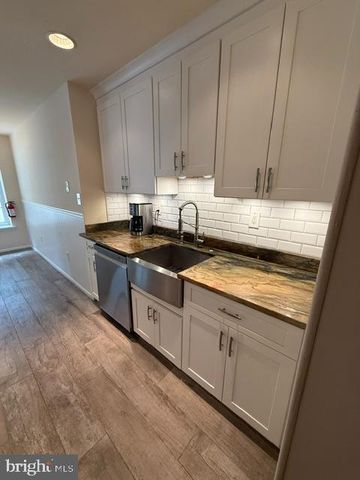 4 MARIGOLD CT, Mount Laurel, NJ 08054