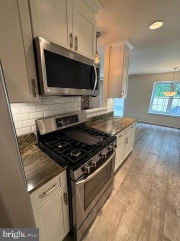 4 MARIGOLD CT, Mount Laurel, NJ 08054