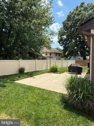 4 MARIGOLD CT, Mount Laurel, NJ 08054