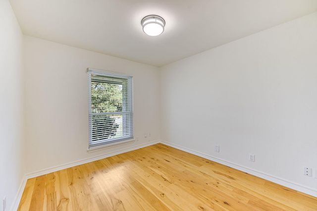 9004 LA FAUNA PATH, Austin, TX 78737