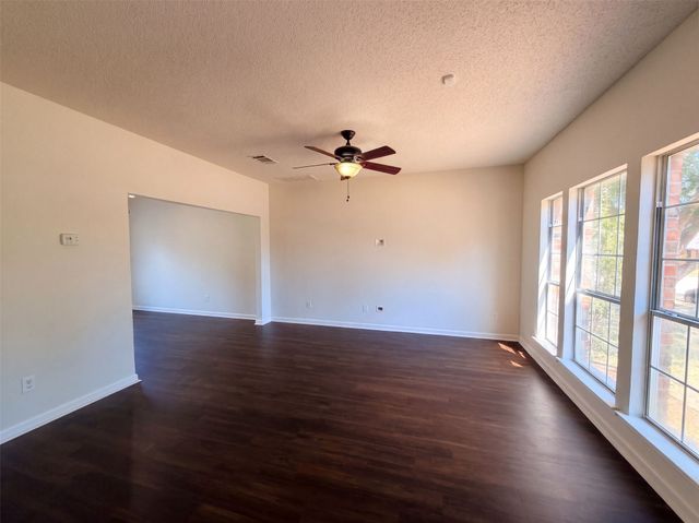 2405 Waterloo Lane, Mesquite, TX 75181